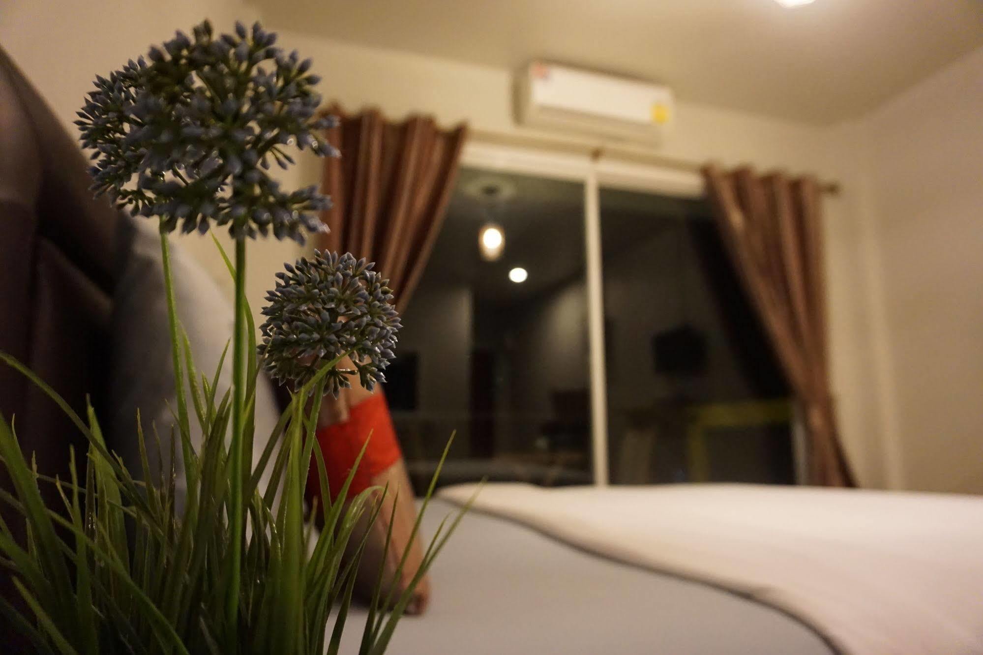 Hotel Lom La Lanta Ko Lanta Exterior foto
